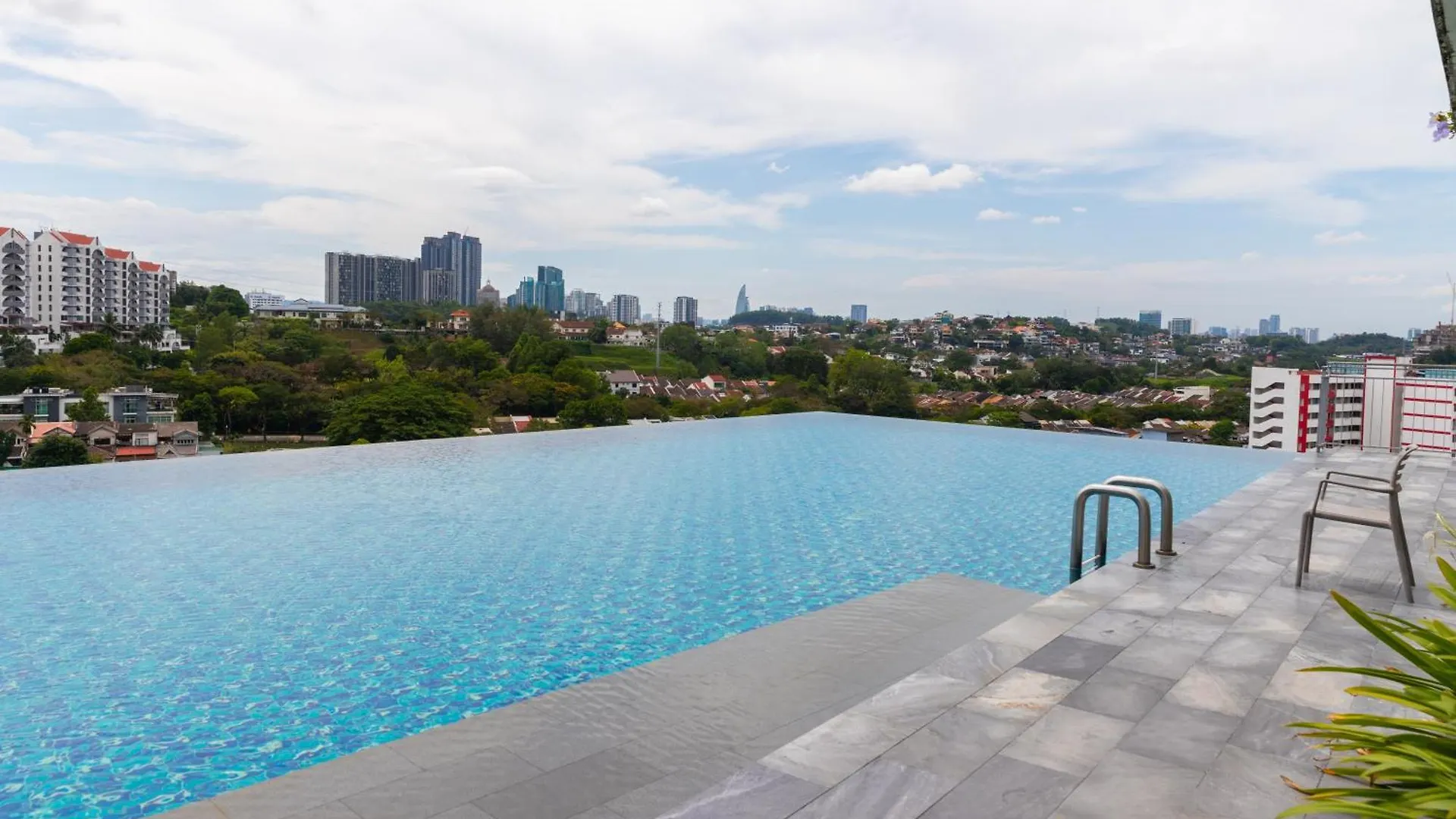 Apartment Modern City View In Mont Kiara - Signature Residence Kuala Lumpur