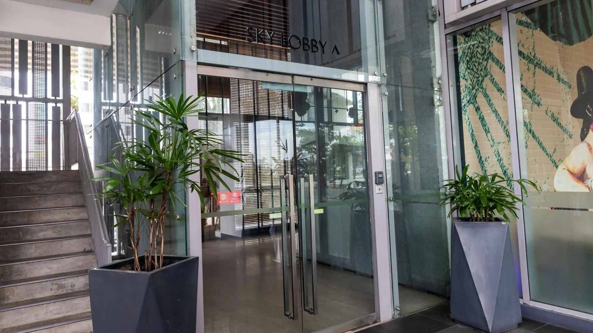 Modern City View In Mont Kiara - Signature Residence Kuala Lumpur Apartment